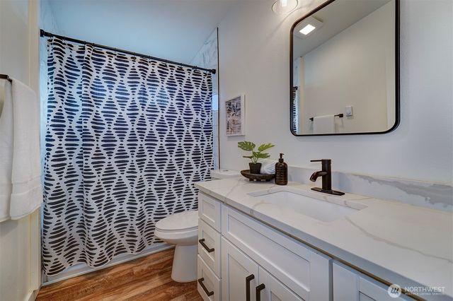42 E Mossflower Lane, Grapeview, WA 98546