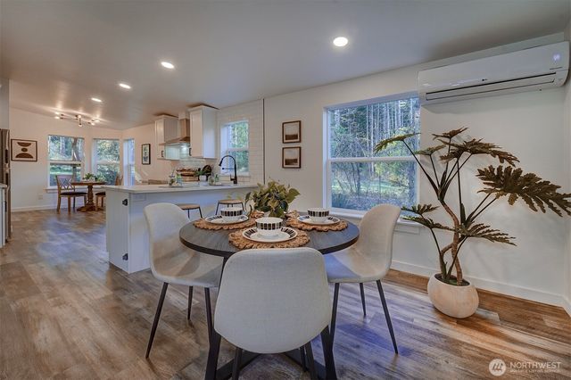 42 E Mossflower Lane, Grapeview, WA 98546