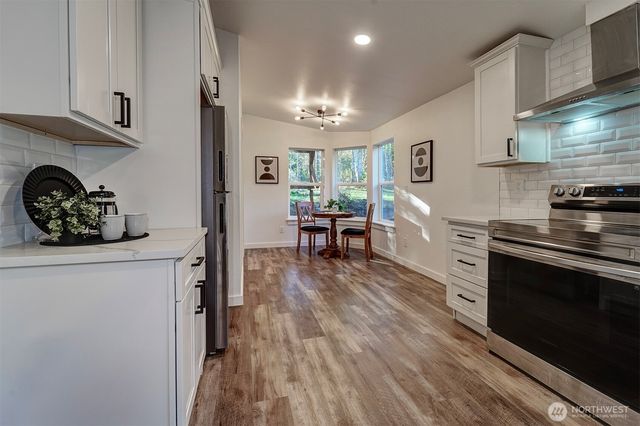 42 E Mossflower Lane, Grapeview, WA 98546