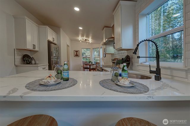 42 E Mossflower Lane, Grapeview, WA 98546