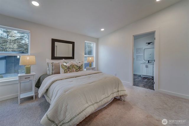 42 E Mossflower Lane, Grapeview, WA 98546