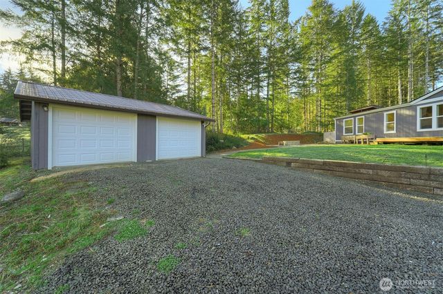 42 E Mossflower Lane, Grapeview, WA 98546