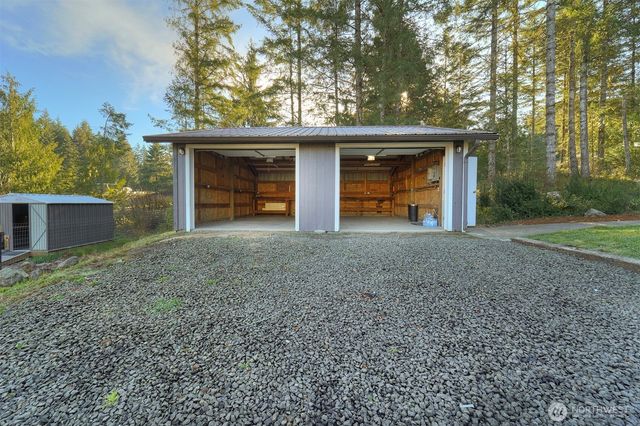 42 E Mossflower Lane, Grapeview, WA 98546