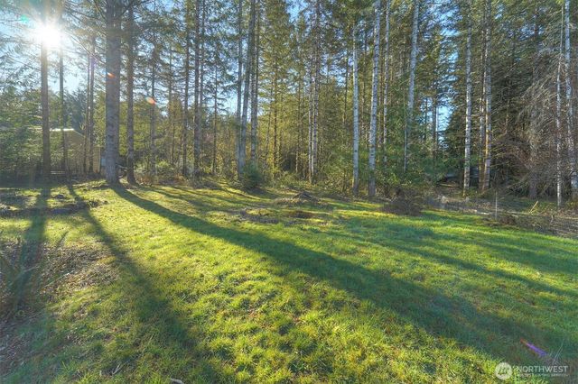 42 E Mossflower Lane, Grapeview, WA 98546