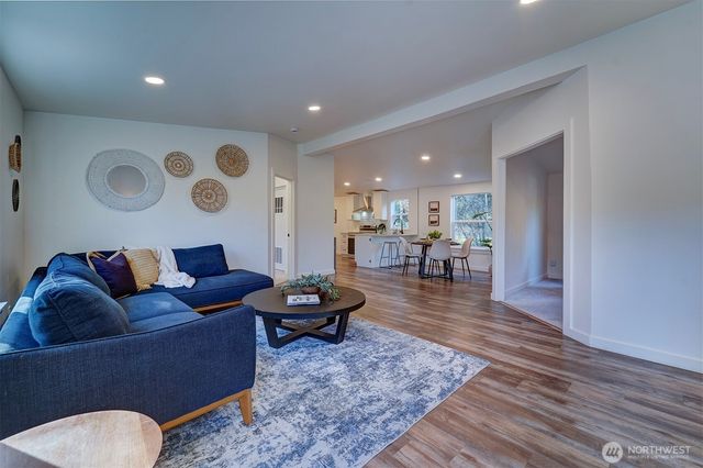 42 E Mossflower Lane, Grapeview, WA 98546
