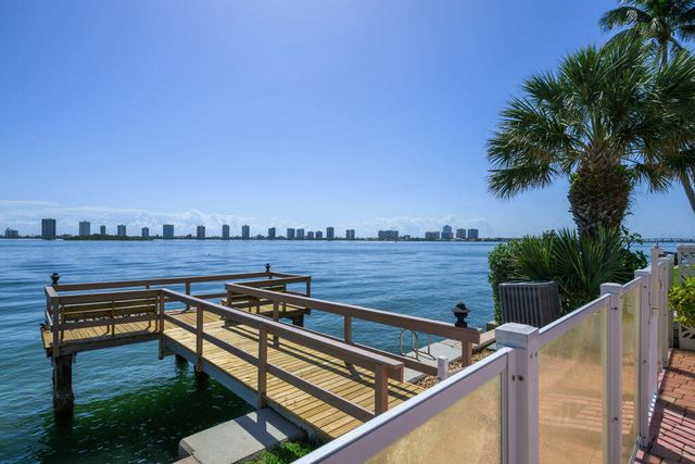 101 Doolen Court 307, North Palm Beach, FL 33408