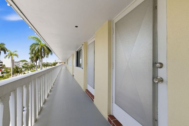 101 Doolen Court 307, North Palm Beach, FL 33408