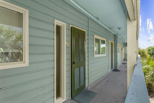 1300 Ocean Boulevard 140, Isle Of Palms, SC 29451