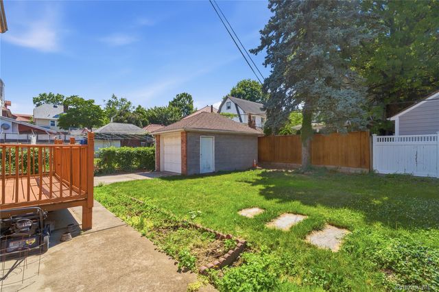 2934 161st Street, Flushing, NY 11358