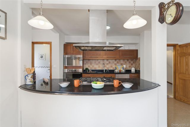 2934 161st Street, Flushing, NY 11358