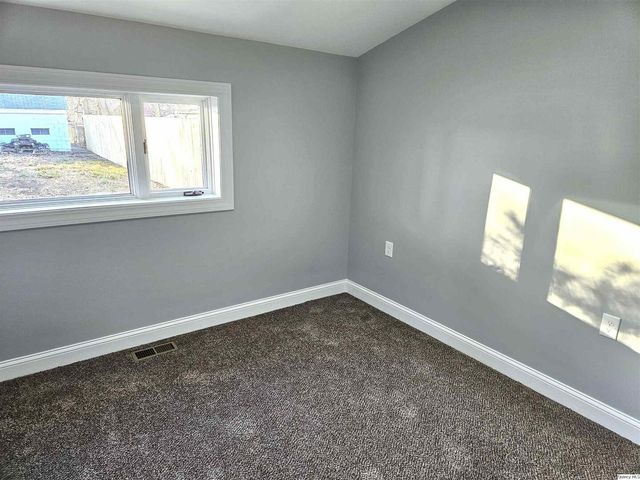 913 N 12th Street, Quincy, IL 62301