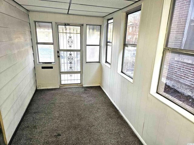 913 N 12th Street, Quincy, IL 62301