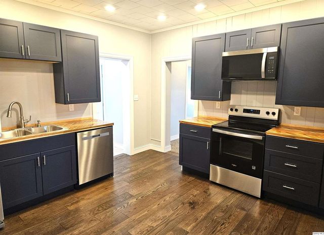 913 N 12th Street, Quincy, IL 62301