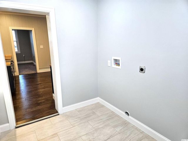 913 N 12th Street, Quincy, IL 62301