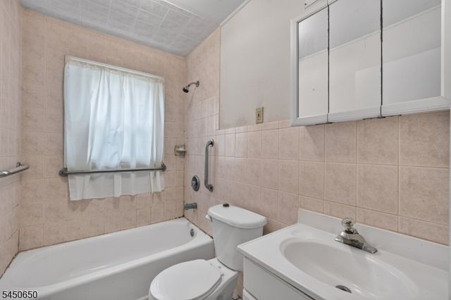 253 Chestnut St, Bound Brook Boro, NJ 08805