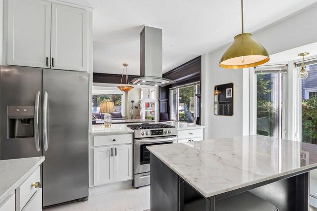 4207 N Murray AVENUE, Shorewood, WI 53211