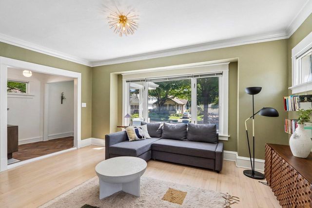 4207 N Murray AVENUE, Shorewood, WI 53211