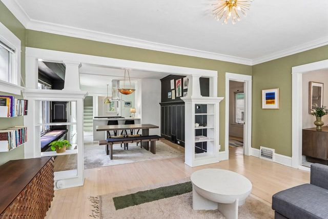 4207 N Murray AVENUE, Shorewood, WI 53211