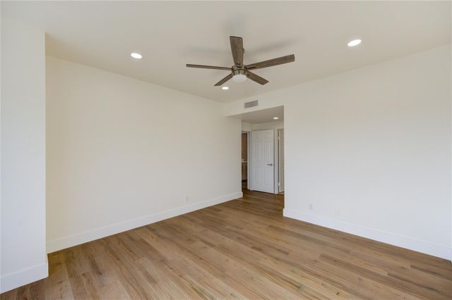 2001 Holcombe Boulevard 2203, Houston, TX 77030