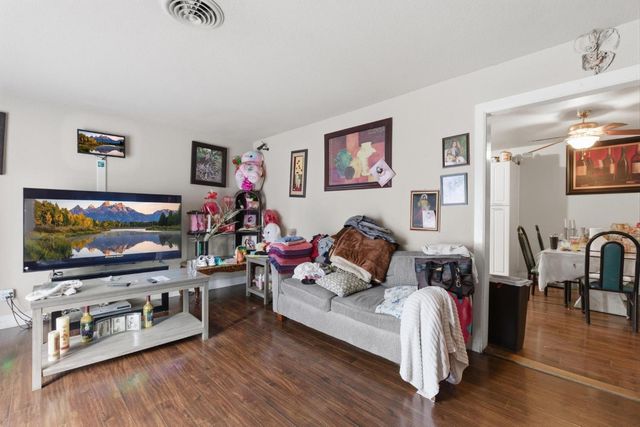 4273 Olivehurst Ave, Olivehurst, CA 95961