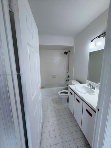 9850 Hammocks Boulevard 107, Miami, FL 33196