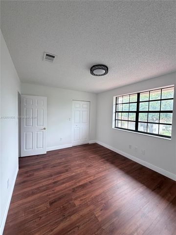 9850 Hammocks Boulevard 107, Miami, FL 33196