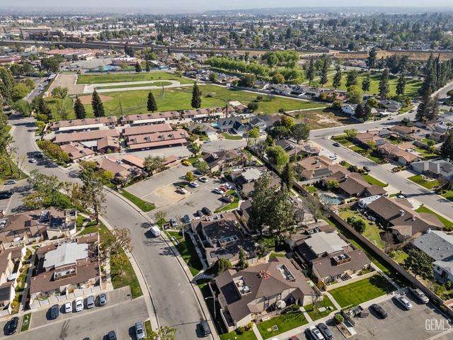 5101 Dunsmuir Road 13, Bakersfield, CA 93309