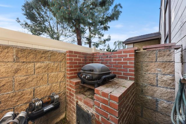 5101 Dunsmuir Road 13, Bakersfield, CA 93309