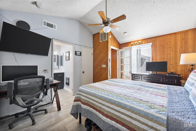 5101 Dunsmuir Road 13, Bakersfield, CA 93309