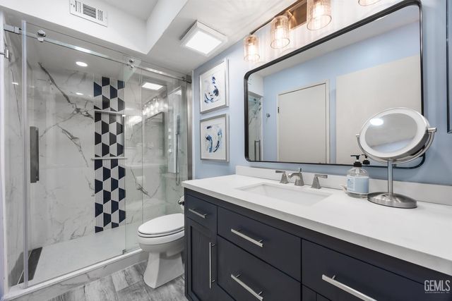 5101 Dunsmuir Road 13, Bakersfield, CA 93309