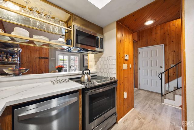 5101 Dunsmuir Road 13, Bakersfield, CA 93309