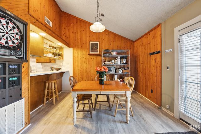 5101 Dunsmuir Road 13, Bakersfield, CA 93309