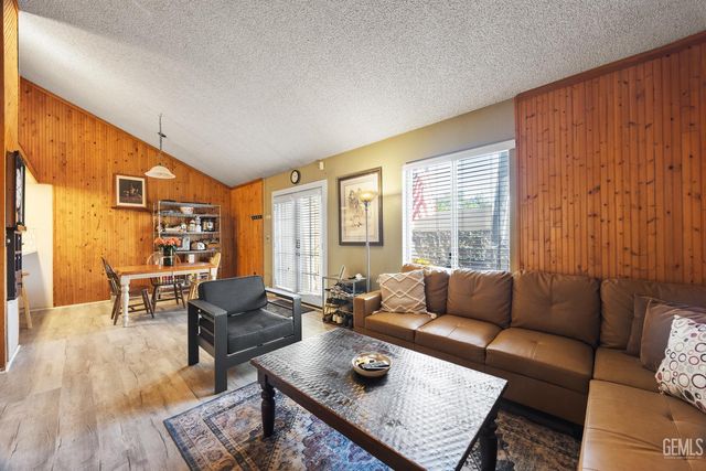 5101 Dunsmuir Road 13, Bakersfield, CA 93309