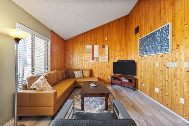 5101 Dunsmuir Road 13, Bakersfield, CA 93309