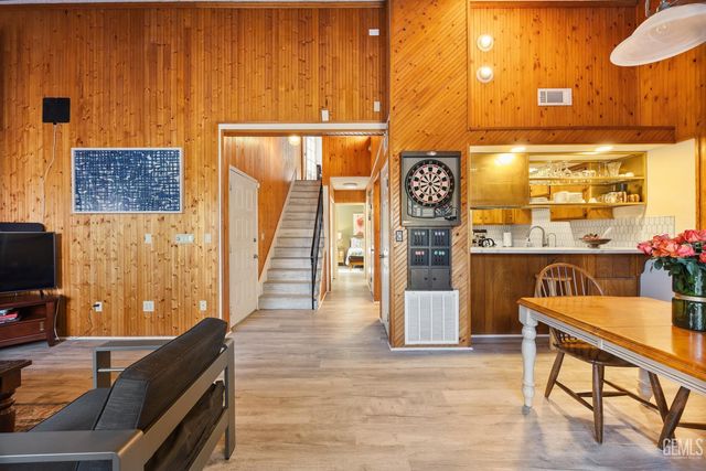 5101 Dunsmuir Road 13, Bakersfield, CA 93309