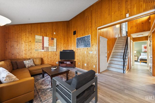 5101 Dunsmuir Road 13, Bakersfield, CA 93309