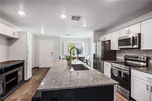 12236 Glass Desert Road 2, Las Vegas, NV 89183