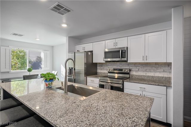 12236 Glass Desert Road 2, Las Vegas, NV 89183