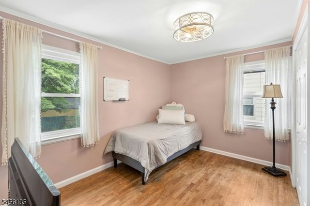 827 Pine St, Roselle Park Boro, NJ 07204