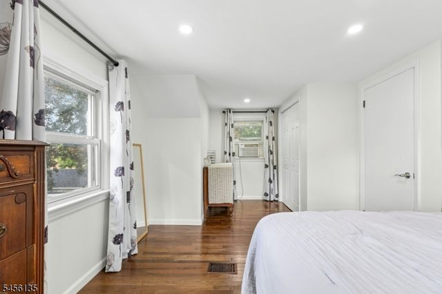 827 Pine St, Roselle Park Boro, NJ 07204