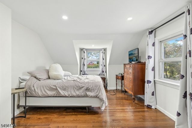 827 Pine St, Roselle Park Boro, NJ 07204