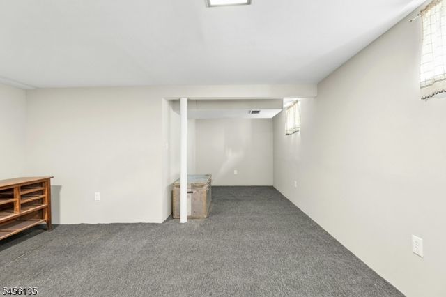 827 Pine St, Roselle Park Boro, NJ 07204