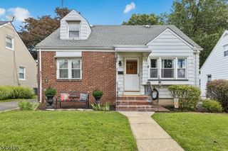 827 Pine St, Roselle Park Boro, NJ 07204