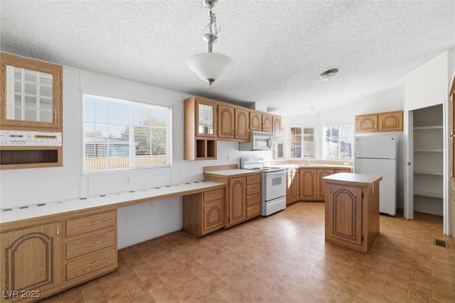 280 West Ferndell Street, Pahrump, NV 89048