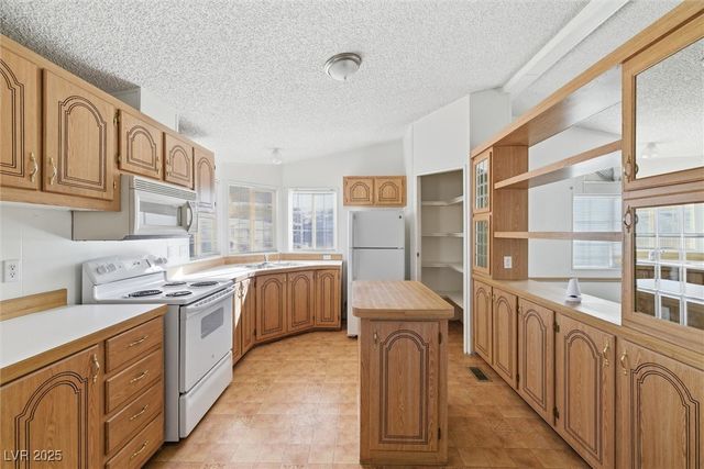 280 West Ferndell Street, Pahrump, NV 89048