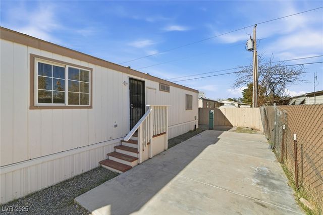 280 West Ferndell Street, Pahrump, NV 89048