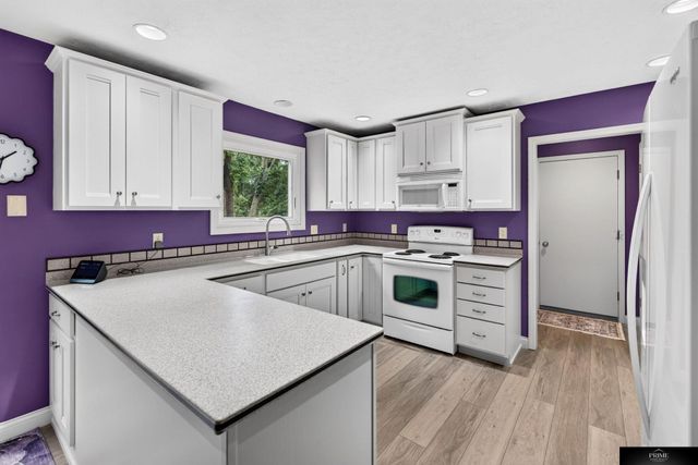 20925 Roundup Road, Elkhorn, NE 68022