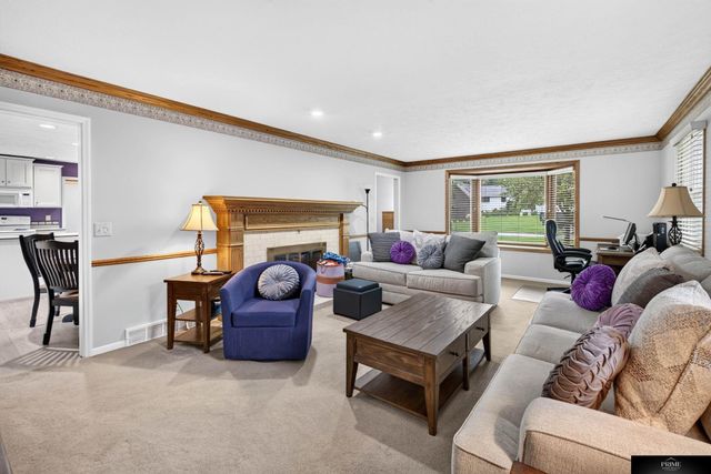 20925 Roundup Road, Elkhorn, NE 68022