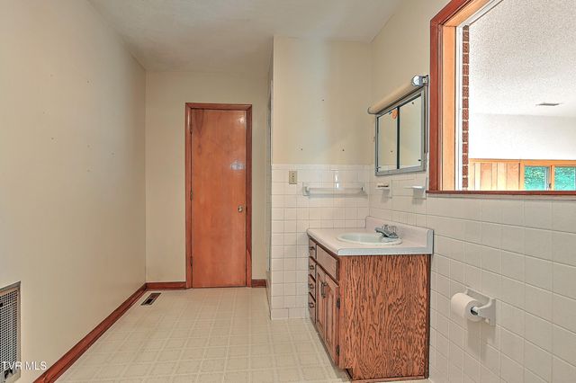 3060 Shipley Street, Kingsport, TN 37664