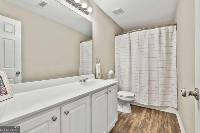 77 Lakeshore Parkway, Newnan, GA 30263